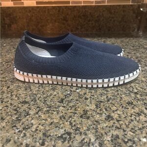 Eric Michael Navy Knit Flats